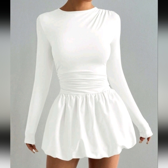 Women's Solid Color Round Neck Long Sleeve Ruched Simple Casual Skort - Picture 3 of 4